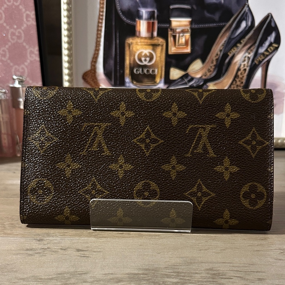 Louis Vuitton Monogram Sarah Wallet with Dust Bag - Picture 3 of 11